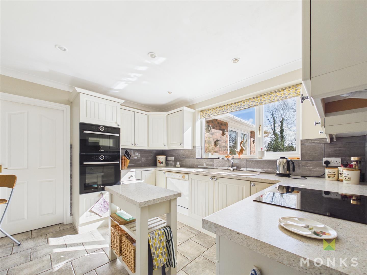 17 Glentworth Close, Oswestry, SY10 9PY For Sale